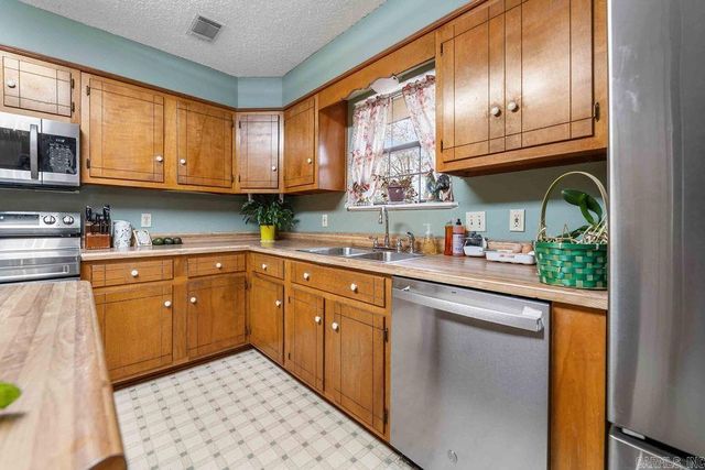 7 Briarwood Street, Greenbrier, AR 72058