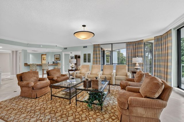 20290 Fairway Oaks Drive 222, Boca Raton, FL 33434
