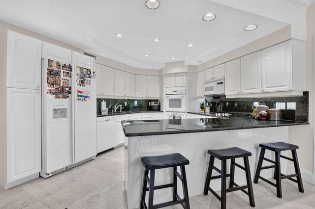 20290 Fairway Oaks Drive 222, Boca Raton, FL 33434