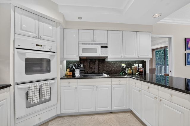 20290 Fairway Oaks Drive 222, Boca Raton, FL 33434