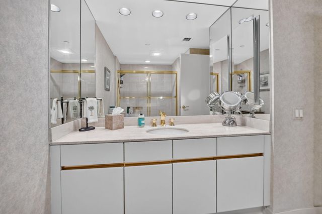 20290 Fairway Oaks Drive 222, Boca Raton, FL 33434