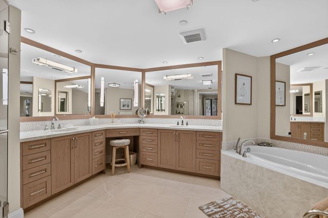 20290 Fairway Oaks Drive 222, Boca Raton, FL 33434