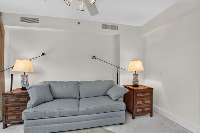 20290 Fairway Oaks Drive 222, Boca Raton, FL 33434