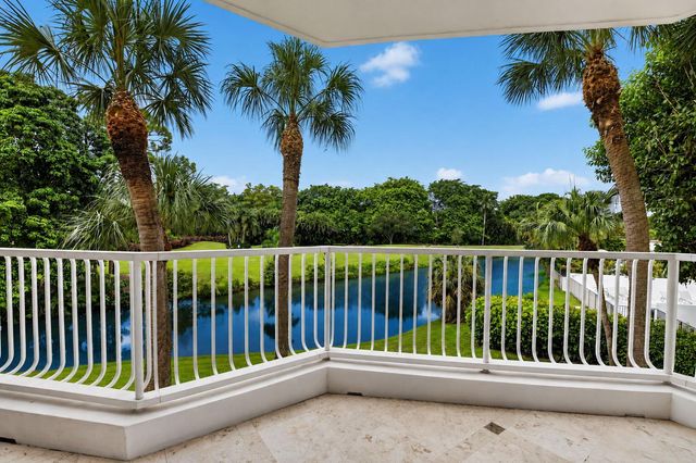 20290 Fairway Oaks Drive 222, Boca Raton, FL 33434