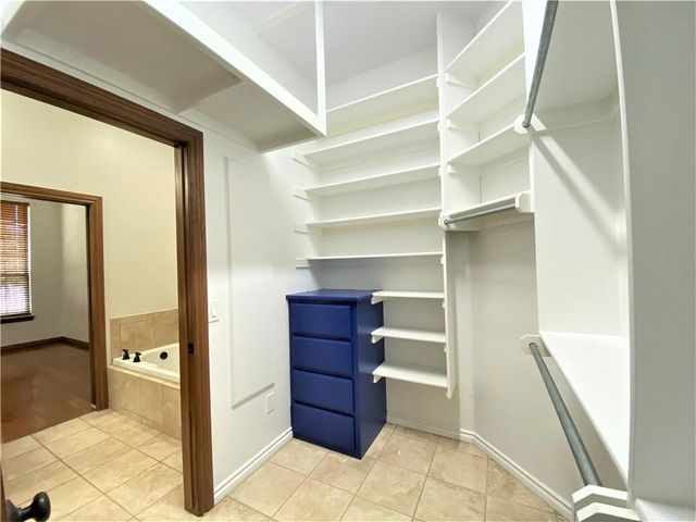 16700 Brewster Lane, Edmond, OK 73012
