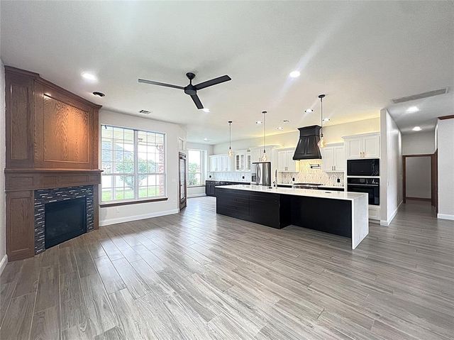 16700 Brewster Lane, Edmond, OK 73012