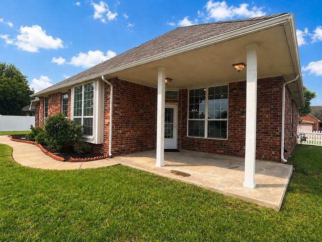 16700 Brewster Lane, Edmond, OK 73012