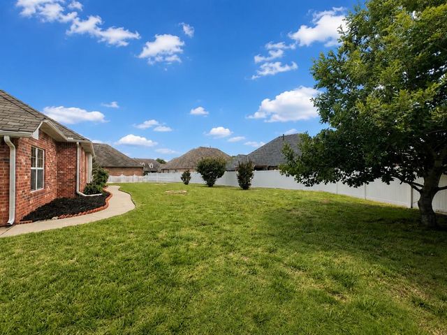 16700 Brewster Lane, Edmond, OK 73012