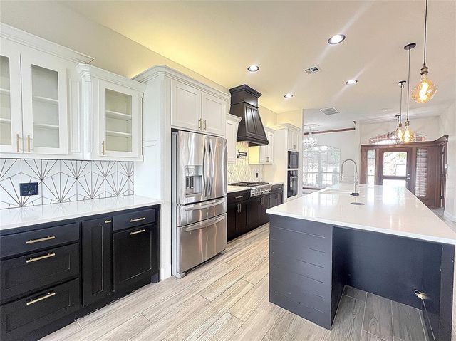 16700 Brewster Lane, Edmond, OK 73012