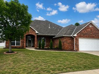 16700 Brewster Lane, Edmond, OK 73012
