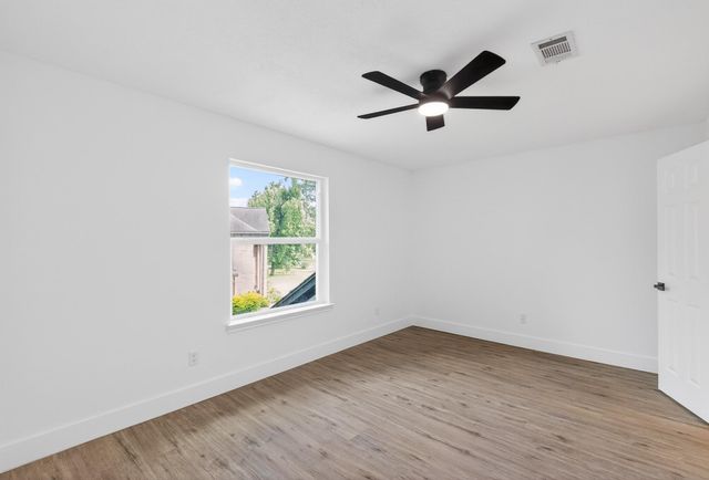 523 Rampart Lane, Conroe, TX 77302