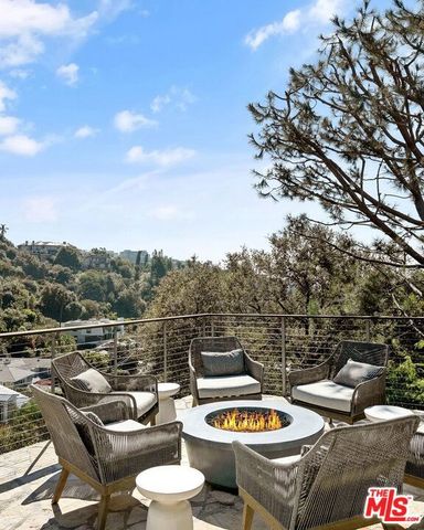 1255 N Bundy Drive, Los Angeles, CA 90049