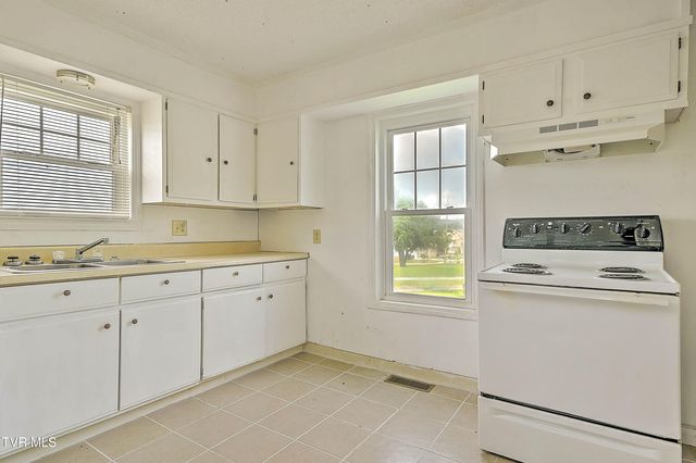 1408 West College Street, Jonesborough, TN 37659