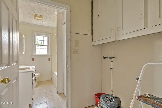 1408 West College Street, Jonesborough, TN 37659