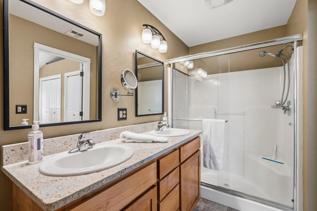 106 McCully Lane, Jacksonville, OR 97530