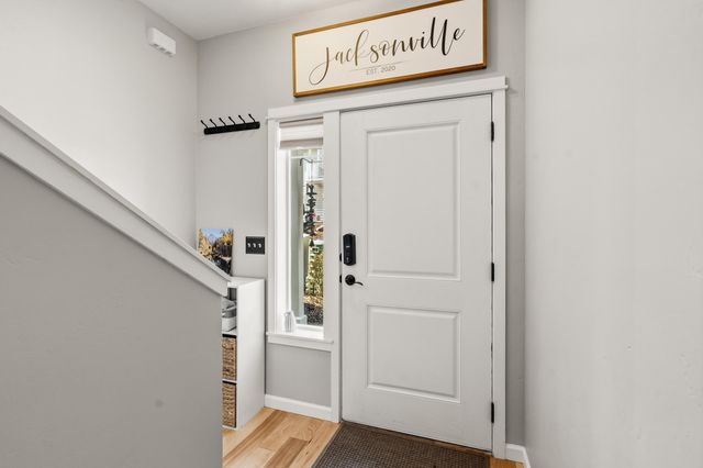 106 McCully Lane, Jacksonville, OR 97530