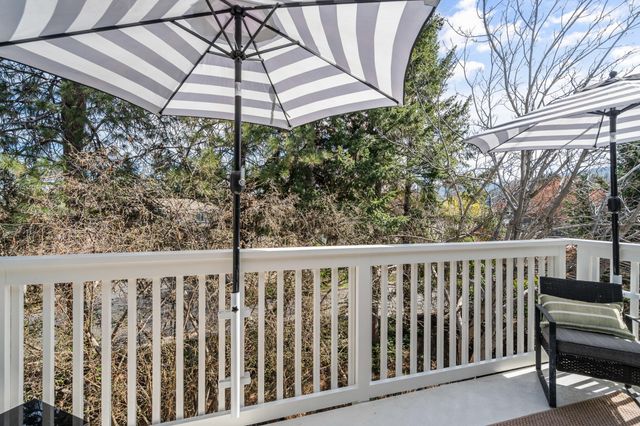 106 McCully Lane, Jacksonville, OR 97530