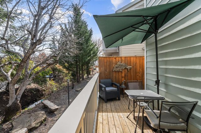 106 McCully Lane, Jacksonville, OR 97530