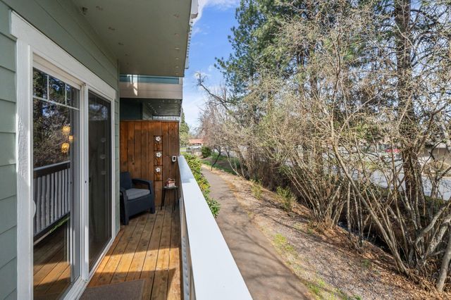 106 McCully Lane, Jacksonville, OR 97530