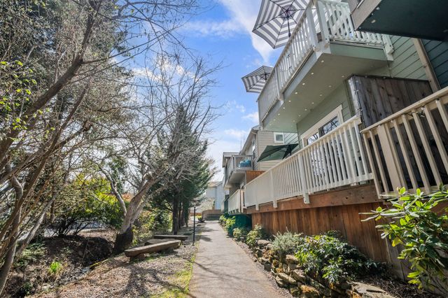 106 McCully Lane, Jacksonville, OR 97530