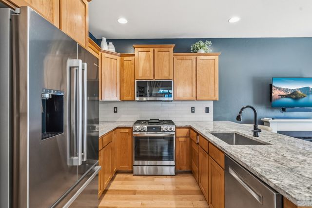 106 McCully Lane, Jacksonville, OR 97530