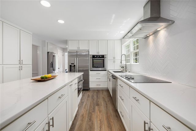 9 Foster Street, Barrington, RI 02806