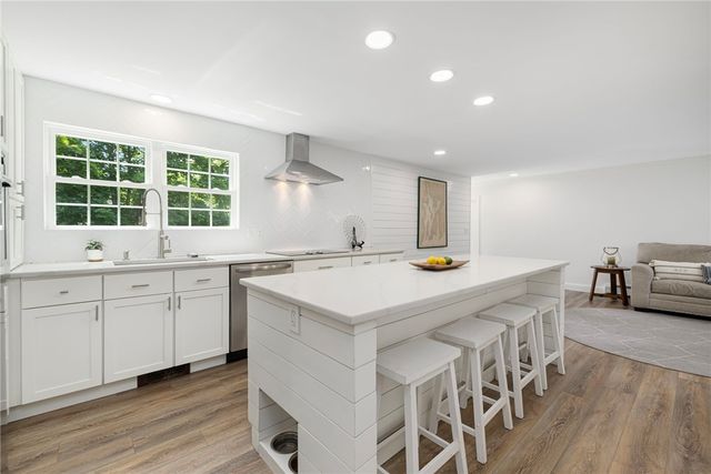 9 Foster Street, Barrington, RI 02806