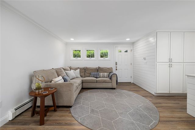 9 Foster Street, Barrington, RI 02806