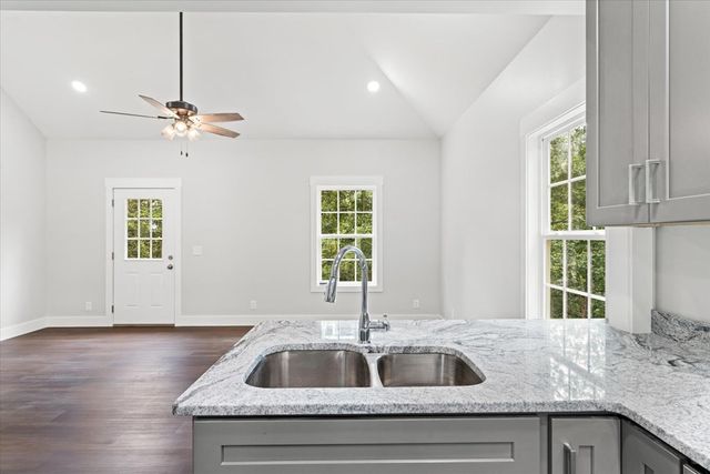 2041 Ashley Lane, Dalton, GA 30721