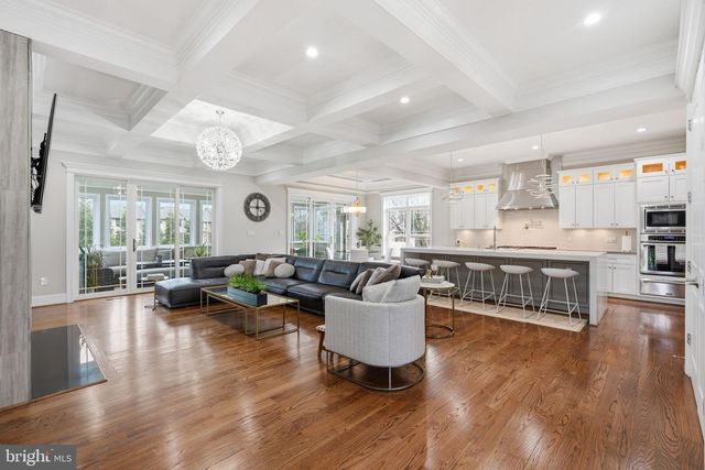 2525 FLINT HILL RD, Vienna, VA 22181