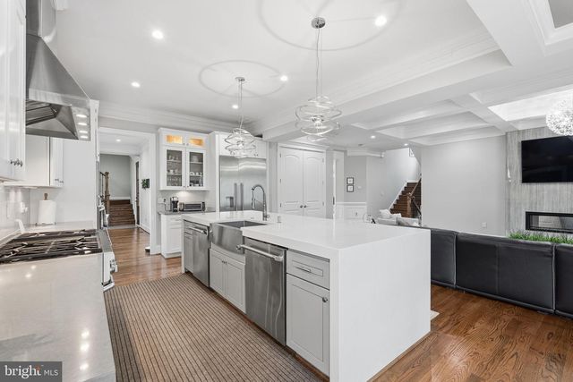 2525 FLINT HILL RD, Vienna, VA 22181