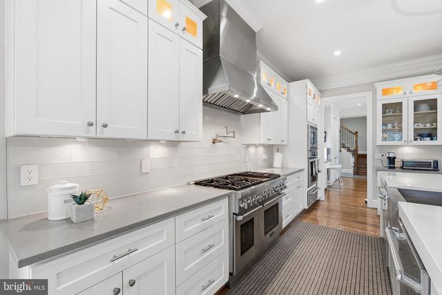 2525 FLINT HILL RD, Vienna, VA 22181