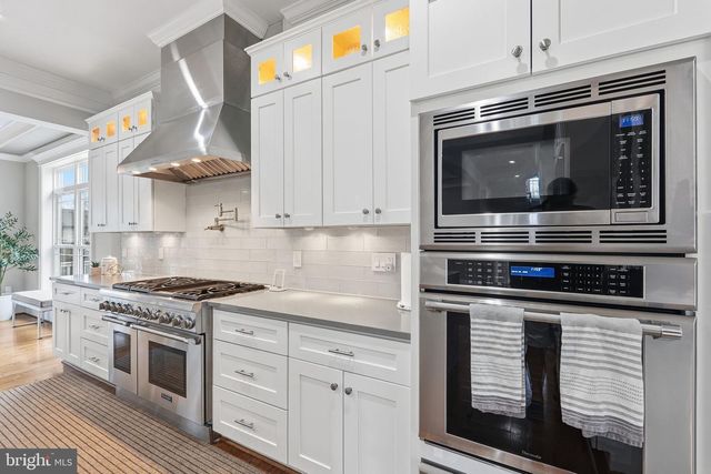 2525 FLINT HILL RD, Vienna, VA 22181