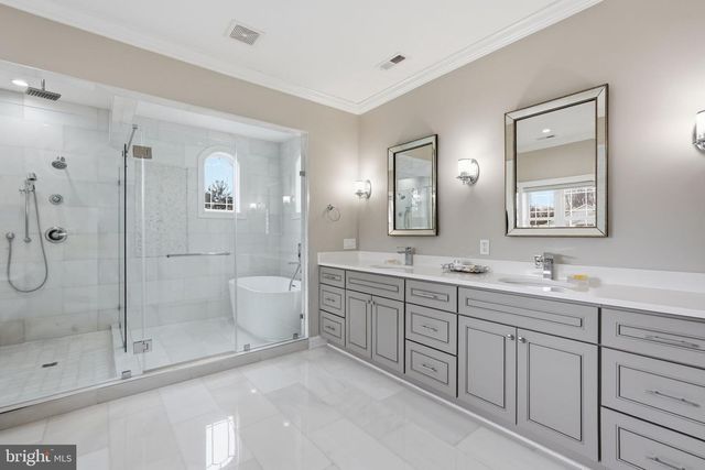 2525 FLINT HILL RD, Vienna, VA 22181