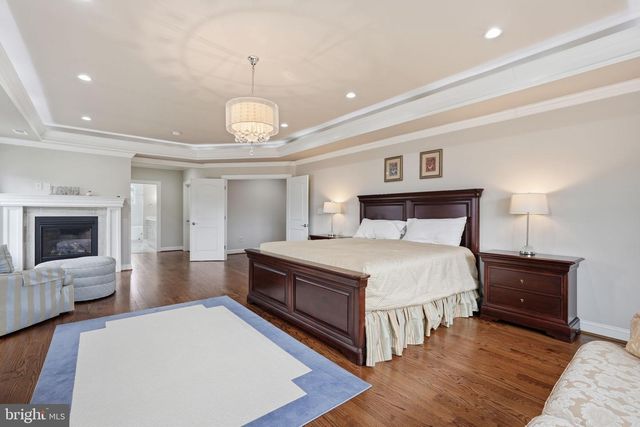 2525 FLINT HILL RD, Vienna, VA 22181