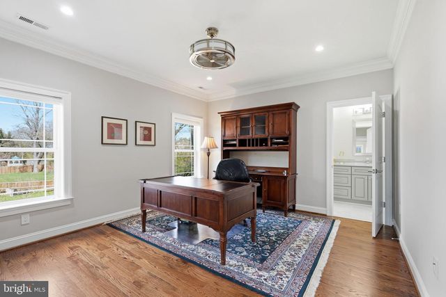 2525 FLINT HILL RD, Vienna, VA 22181