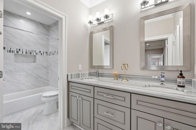 2525 FLINT HILL RD, Vienna, VA 22181