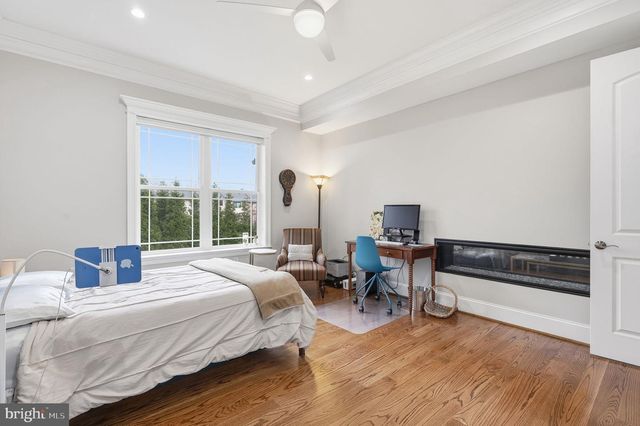 2525 FLINT HILL RD, Vienna, VA 22181