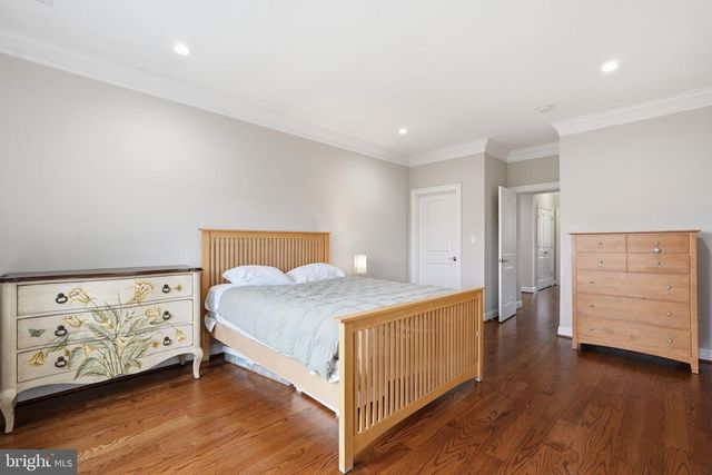 2525 FLINT HILL RD, Vienna, VA 22181