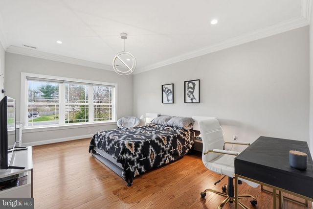 2525 FLINT HILL RD, Vienna, VA 22181