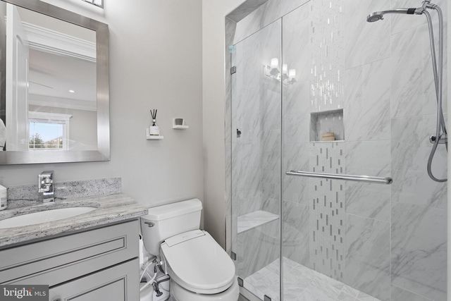 2525 FLINT HILL RD, Vienna, VA 22181