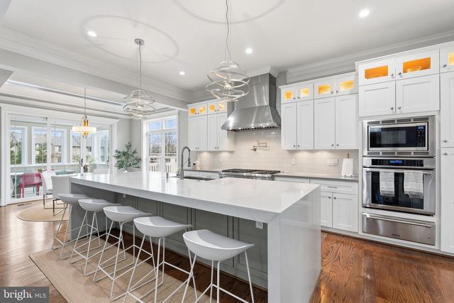 2525 FLINT HILL RD, Vienna, VA 22181