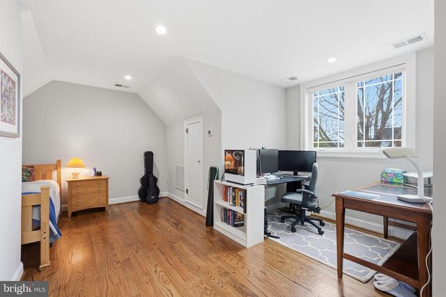 2525 FLINT HILL RD, Vienna, VA 22181