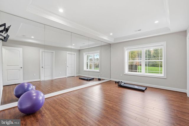 2525 FLINT HILL RD, Vienna, VA 22181