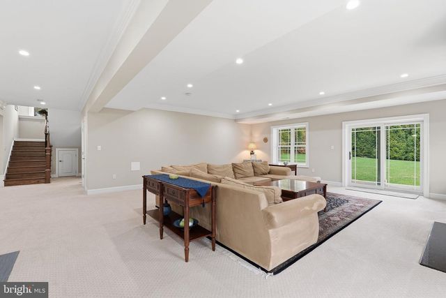 2525 FLINT HILL RD, Vienna, VA 22181