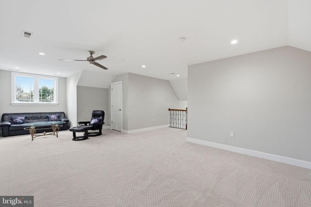 2525 FLINT HILL RD, Vienna, VA 22181