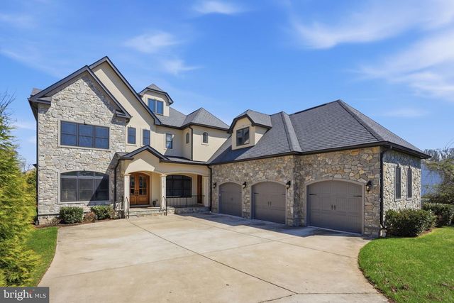 2525 FLINT HILL RD, Vienna, VA 22181