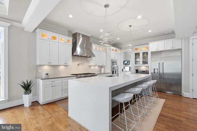 2525 FLINT HILL RD, Vienna, VA 22181