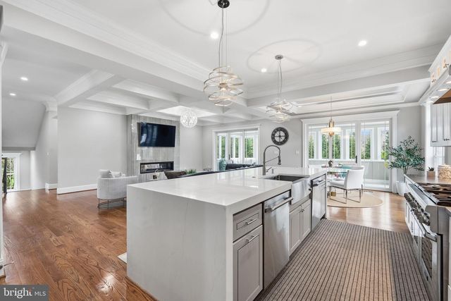 2525 FLINT HILL RD, Vienna, VA 22181