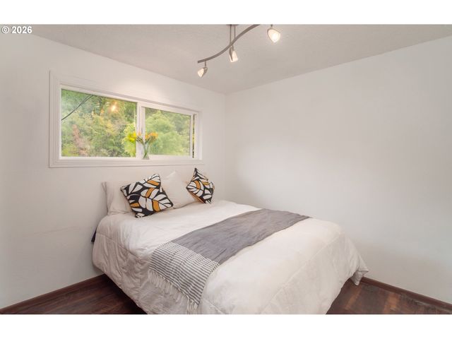 3902 S MYRTLE Rd, Myrtle Creek, OR 97457